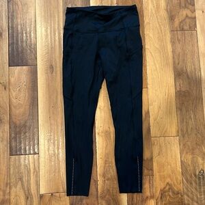Lululemon black 25” size 8 fast and free pocket leggings